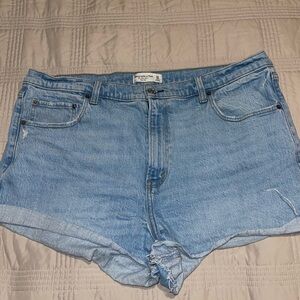 Abercrombie & Fitch The mom short high rise denim.